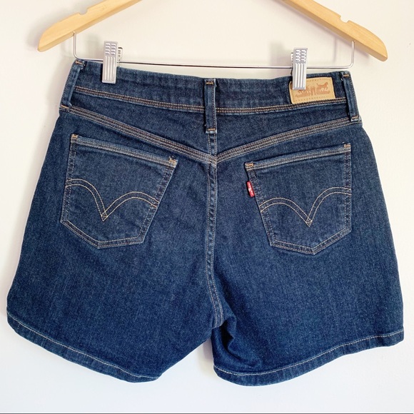 Blue jean levi’s shorts. Size 4 - Picture 2 of 3